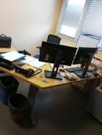 Photo détaillant le don Don d'un lot de 4 bureaux complets