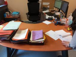 Photo détaillant le don Don d'un bureau