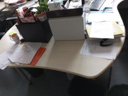 Photo détaillant le don Don d'un lot d'extension de bureau