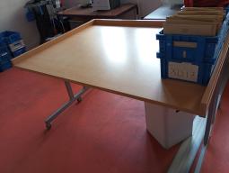 Photo détaillant le don Don d'un lot de 4 tables