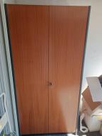 Photo détaillant le don Armoire à 2 portes