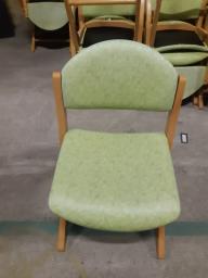 Photo détaillant le don Lot de 20 chaises sans accoudoirs