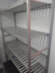 Photo détaillant le don Lot de 15 rayonnages alimentaires pour chambre froide en aluminium