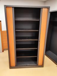 Photo détaillant le don armoire à rideaux bicolore