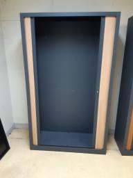 Photo détaillant le don armoire à rideaux bicolore