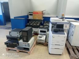 Photo détaillant le don lot de matériel informatique