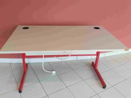 Photo détaillant le don 7 tables labo 130x80