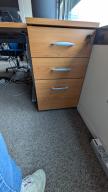 Photo détaillant le don bureau droit 160x80 +caisson 3 tiroirs