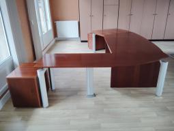 Photo détaillant le don mobilier direction: bureau et buffet bas