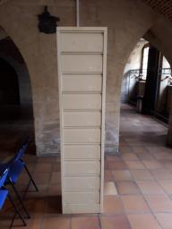 Photo détaillant le don Meubles colonne à clapets beige