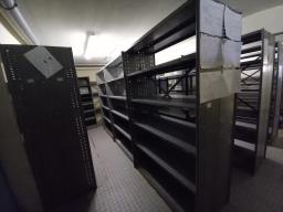 Photo détaillant le don Rayonnage d'archives