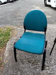 Photo détaillant le don 1 chaise coloris bleu