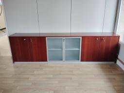 Photo détaillant le don mobilier direction: bureau et buffet bas