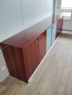 Photo détaillant le don mobilier direction: bureau et buffet bas