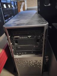 Photo détaillant le don Serveur ML350P GEN8