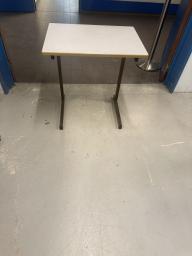 Photo détaillant le don Petites tables de desserte