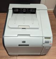 Photo détaillant le don Don de 28 imprimantes de bureau de marque LEXMARK et HP