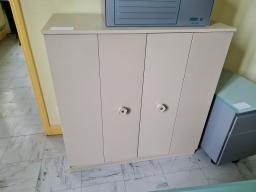 Photo détaillant le don Armoire basse à porte métal 120 X 43 X 100 cm