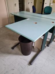 Photo détaillant le don Bureau d'angle avec rallonge et desserte + caisson	vert clair 160 x 80 cm