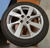 Photo détaillant le don 4 jantes + pneus contact pour Toyota Yaris 2015