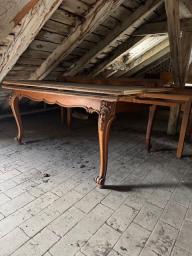 Photo détaillant le don Table