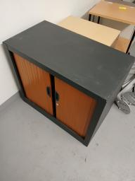 Photo détaillant le don Armoire de bureau