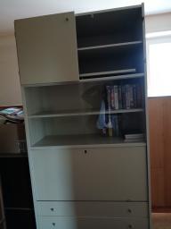 Photo détaillant le don Armoire blanche