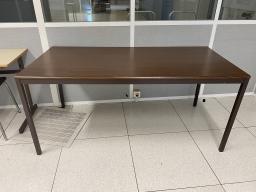 Photo détaillant le don Table de réunion ou décharge 140 x 80