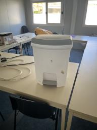 Photo détaillant le don Lot de 2 poubelles de bureau