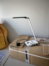 Photo détaillant le don Lampes de bureau