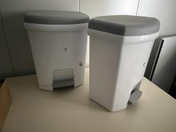 Photo détaillant le don Lot de 2 poubelles de bureau