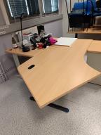 Photo détaillant le don Bureau d'angle - 200x108  retour gauche x 5 / retour droit x 1