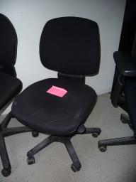 Photo détaillant le don Chaise de bureau noire (ref interne 79.4)