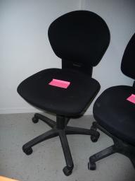 Photo détaillant le don Chaise de bureau noire (ref interne 79.5)