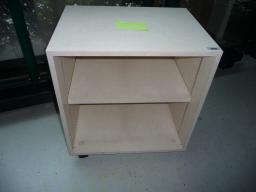 Photo détaillant le don Caisson beige avec plateau (ref interne 82.5)