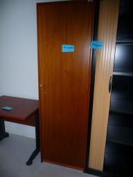 Photo détaillant le don Armoire bois foncé (ref interne 84b.3)