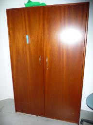 Photo détaillant le don Armoire portes battantes (réf interne 90.1)