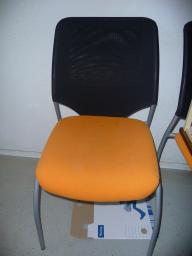 Photo détaillant le don Chaise d'attente noir et orange (91.2)