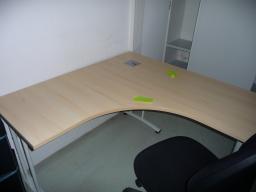 Photo détaillant le don Bureau angle côté droit (Réf interne 97.7)