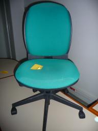 Photo détaillant le don Chaise de bureau verte (réf interne 98.4)