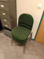 Photo détaillant le don lot de 3 chaises