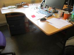 Photo détaillant le don 2 bureaux