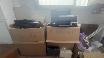 Photo détaillant le don 1 lot Divers Imprimantes HS, Câbles, etc. pour recyclage
