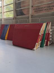 Photo détaillant le don Matelas de sécurité gymnastique