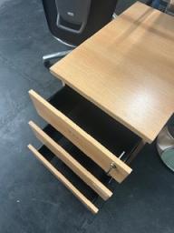 Photo détaillant le don Caisson de bureau