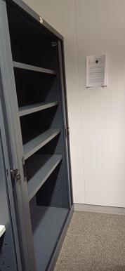 Photo détaillant le don LOT DE 7 ARMOIRES DE BUREAU ET 4 REHAUSSES D'ARMOIRE