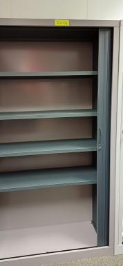 Photo détaillant le don LOT DE 7 ARMOIRES DE BUREAU ET 4 REHAUSSES D'ARMOIRE