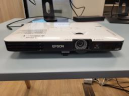 Photo détaillant le don Vidéoprojecteur EPSON EB-1781W