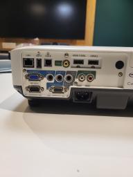 Photo détaillant le don Vidéoprojecteur EPSON EB-2250U