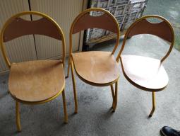 Photo détaillant le don Lot de 3 chaises